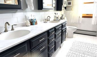 29 Mount Pleasant Dr, Brandon, VT 05733