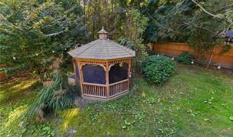 53 School St, Johnston, RI 02919