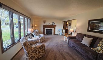 204 NE 21st Ave, Aberdeen, SD 57401