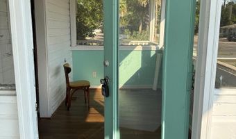 133 Ave E, Apalachicola, FL 32320