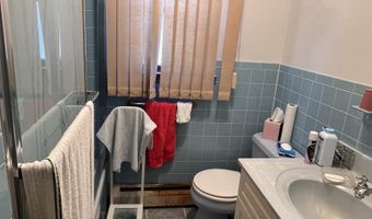 17 WEST Dr, Bayonne, NJ 07002