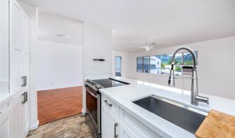 46-271 Kahuhipa St 301, Kaneohe, HI 96744