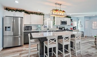 126 Narrows Rd, Bristol, RI 02809