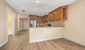 301 2ND St, Atlantic Beach, FL 32233