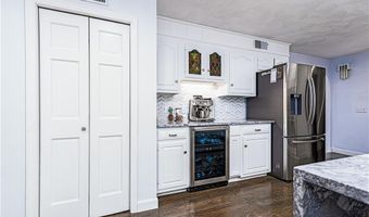 44 Heritage Dr, Warwick, RI 02818