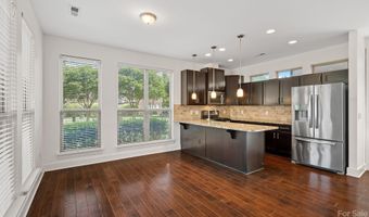 939 Warren Burgess Ln, Charlotte, NC 28205