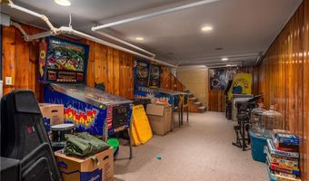 83 Lyndon Rd, Cranston, RI 02905