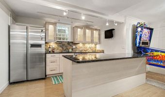 9 E Heatheridge St, Ann Arbor, MI 48104