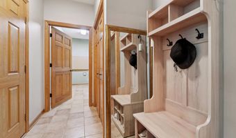 228 E THORNBROOK Ln, Appleton, WI 54913