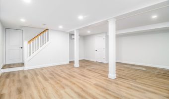 27 Long Meadow Ln, Bethel, CT 06801