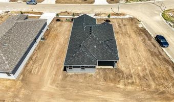 1665 N Grayhawk Dr, Basehor, KS 66007