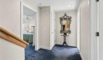 15 Hammersmith Rd #14, Newport, RI 02840