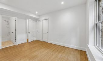 7926 BOLLING Dr, Alexandria, VA 22308