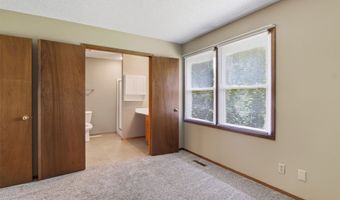920 9th Ave NW, Altoona, IA 50009