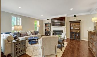 20405 SAVIN HILL Dr, Ashburn, VA 20147