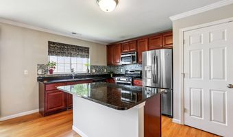 27 Riverview Ct 27, Brookfield, CT 06804