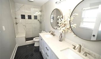 1074 Peachtree Walk NE, Atlanta, GA 30309