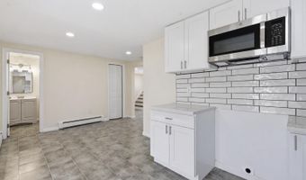 41 Madison Ave, Amityville, NY 11701