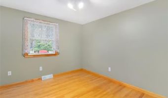 22 Glenwood Dr, Coventry, RI 02816
