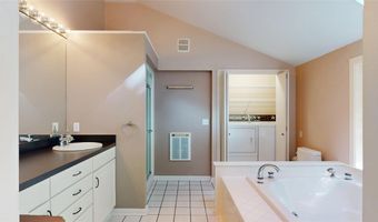 6051 SADDLEHORN Dr, Erie, PA 16506
