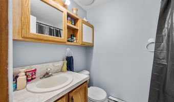 995 FORD HILL Rd, Augusta, WV 26704