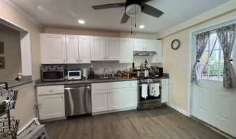 165 GREENFIELD Dr, Bridgeport, CT 06606