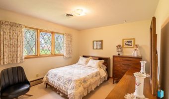 511 N Cherry Ave, Bridgewater, SD 57319