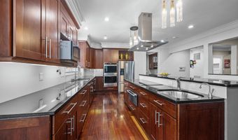 9715 SINGLETON Dr, Bethesda, MD 20817