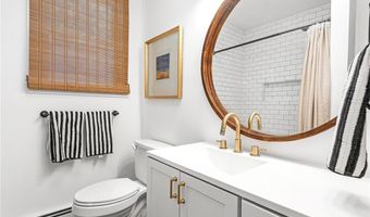 9 Kiki Cir, Cranston, RI 02921