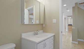 4415 ROBERTS Ave, Annandale, VA 22003