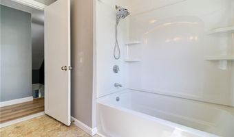 2540 W Shore Rd, Warwick, RI 02889