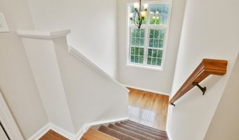 1802 Pinnacle Way 1802, Danbury, CT 06811