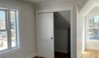 19 Traymore St, Charlestown, RI 02813