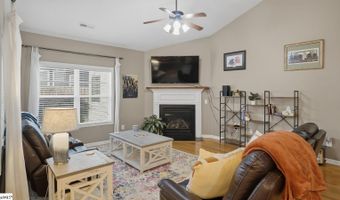 191 Gossamer Dr, Boiling Springs, SC 29316