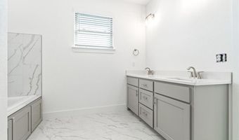 7004 Orange Ave, Bentonville, AR 72713