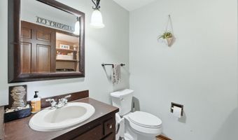 1102 Heritage Ln, Angola, IN 46703
