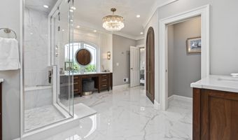 1 Stoneridge Dr, Albany, NY 12211