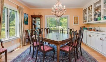39 Brenton Rd, Newport, RI 02840