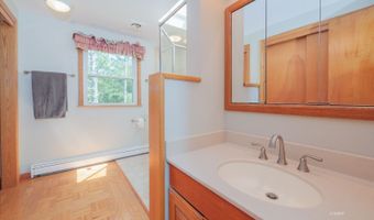 7 Robin Hill Ln, Athens, OH 45701