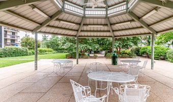 5300 HOLMES RUN Pkwy 417, Alexandria, VA 22304