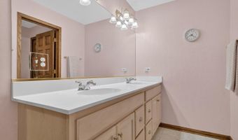 1036 E Talbot St, Arlington Heights, IL 60004