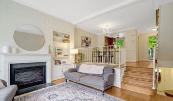 117 PRINCESS St, Alexandria, VA 22314