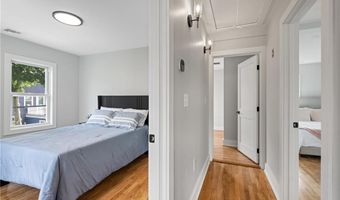 13 Carey St, Newport, RI 02840