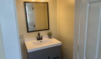 406 N Main St, Ada, OH 45810