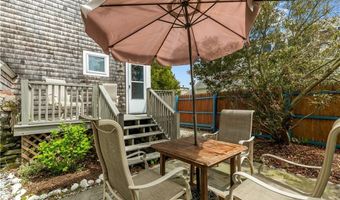 12 Callender Ave, Newport, RI 02840