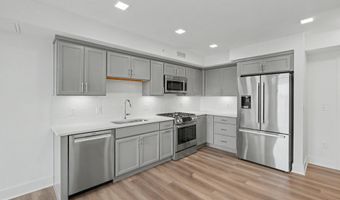 701 N HENRY St 502, Alexandria, VA 22314