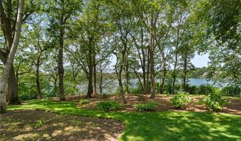 125 Woodruff Ave, Narragansett, RI 02882