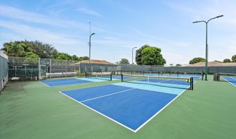 427 Glenbrook Dr, Atlantis, FL 33462