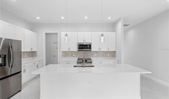 197 VALENCIA RIDGE Dr, Auburndale, FL 33823