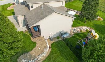 921 Longhorn Dr, Bismarck, ND 58503